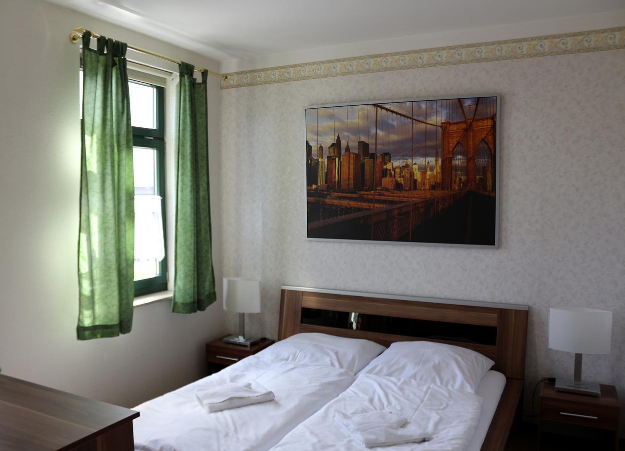 Gasthaus & Pension "Zur Rose" Weimar  Extérieur photo
