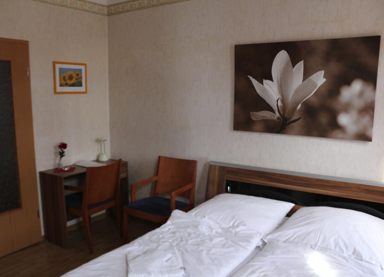 Gasthaus & Pension "Zur Rose" Weimar  Extérieur photo